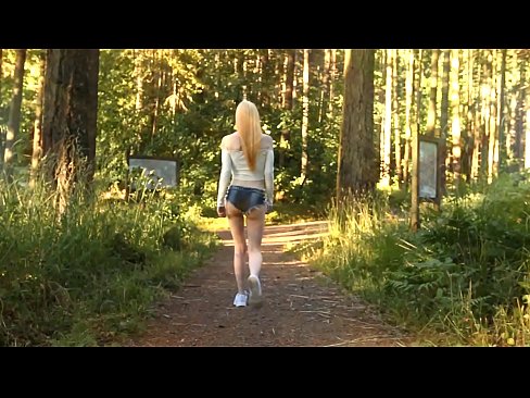 ❤️ Smuk kvinde bevæger sig langsomt, ikke nøgen video ❤️❌ Fucking video at da.it-com.top